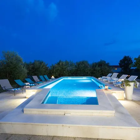Casa Felice Apartments-holiday Holiday home Kastela