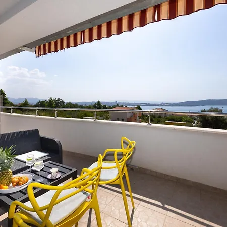 Casa Felice Apartments-holiday Holiday home Kastela