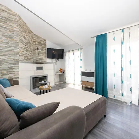 Holiday home Casa Felice Apartments-holiday *