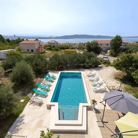 Holiday home Casa Felice Apartments-holiday *