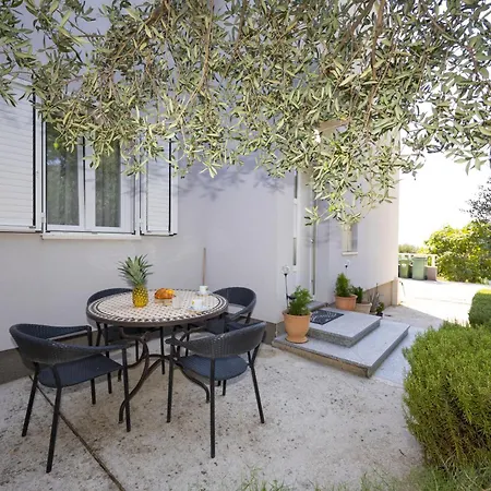 Casa Felice Apartments-holiday Holiday home Kastela